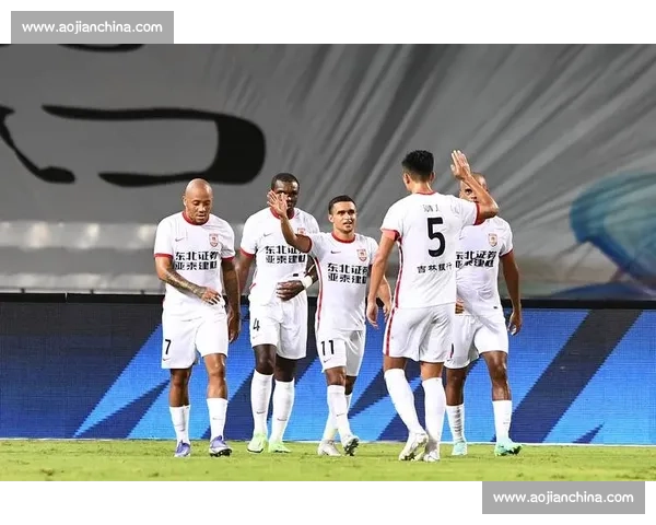 亚泰对阵国安直播前瞻焦点战火热开打中超强强对话全面解析